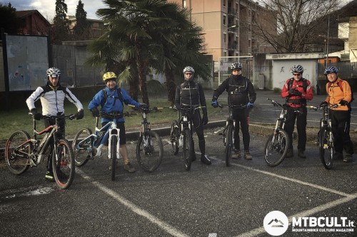 Il team dei tester pronto per l'uscita con le Haibike.