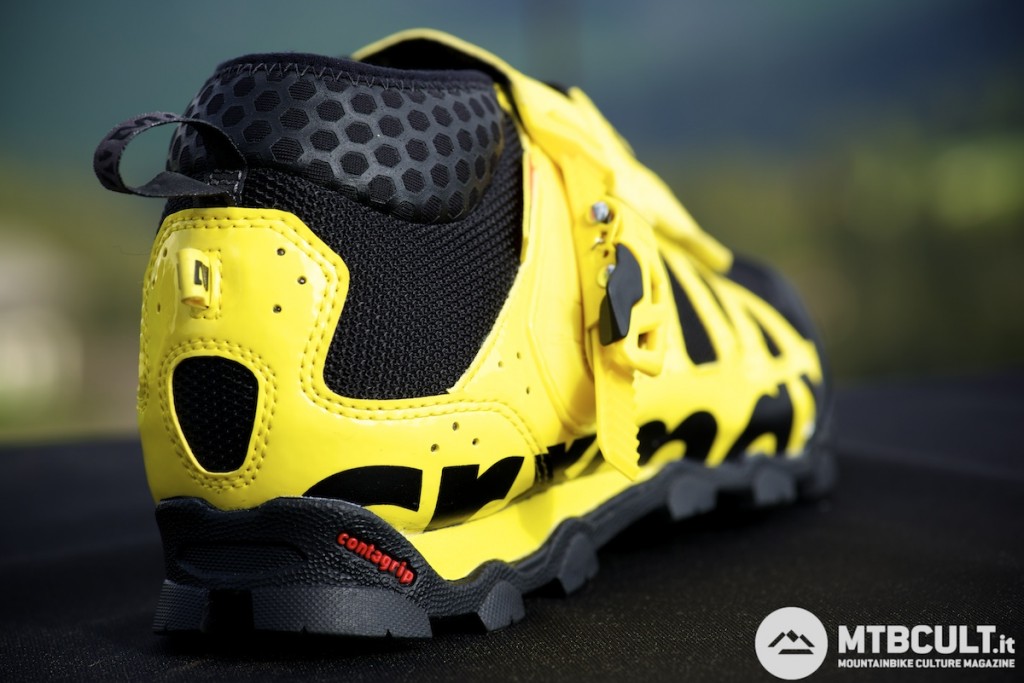 Colorazione gialla tipica dei prodotti race di Mavic anche per le scarpe Crossmax