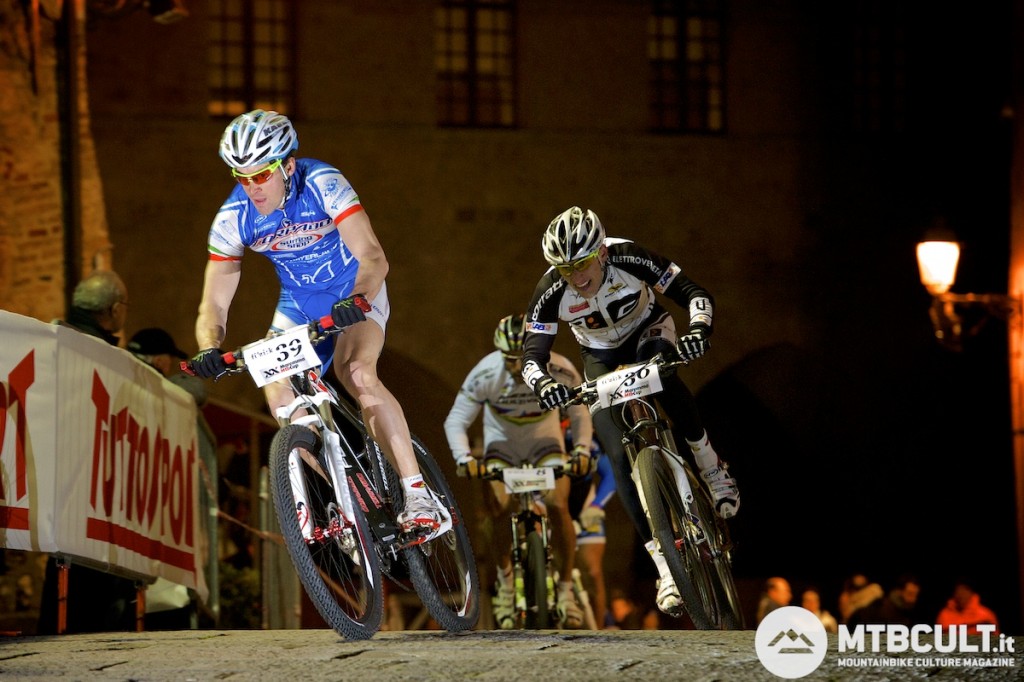 Eccolo in azione nella prova di short track alla Maremma Cup del 2011.