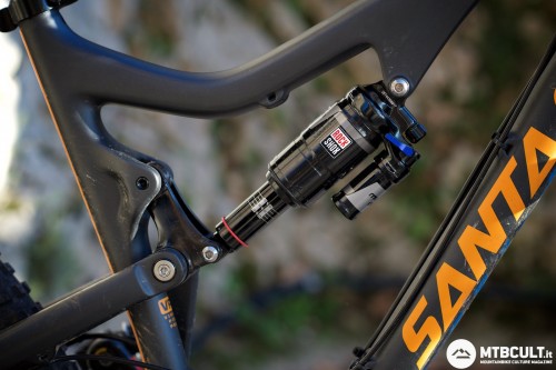 L'ammortizzatore RockShox Monarch Plus DebonAir Rc3 (qui il test) montato sulla Santa Cruz Bronson C.