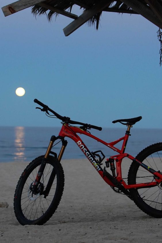 Moonrise on the super moon of march 563x844 1