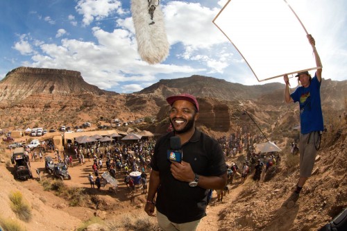 Sal Masekela si prepara per la telecronaca dell'evento Foto Red Bull Content Pool