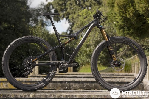 La Specialized S-Works Stumpjumper 6 Fattie Carbon