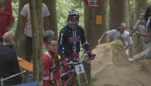 Aaron Gwin cerca di capire dove ha sbagliato