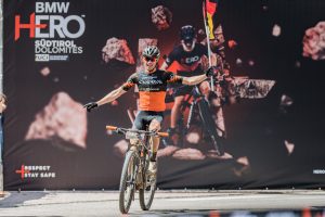 BMW HERO Südtirol Dolomites 2021 ad Andreas Seewald e Katazina Sosna