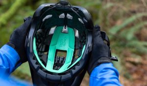 Lazer Kineticore: nuova tecnologia di protezione integrata nel casco