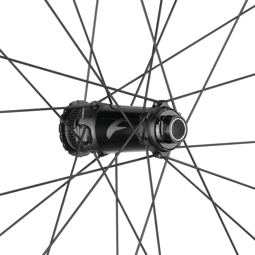 2025 Fulcrum Metal ALX studio hub front