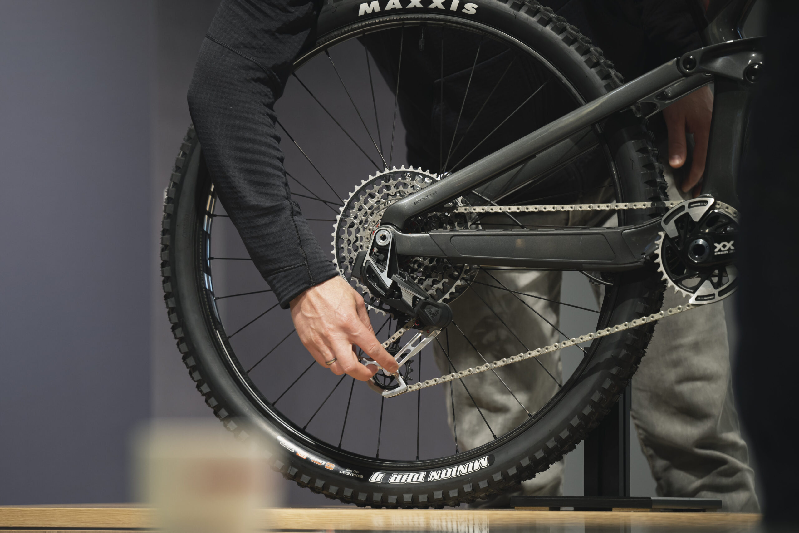 regolare al millimetro il cambio Sram Eagle AXS